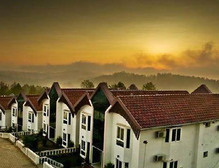 Golden Nest Hotel Yercaud Bagian luar foto