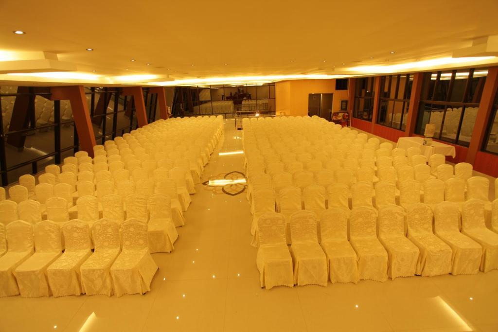 Golden Nest Hotel Yercaud Bagian luar foto